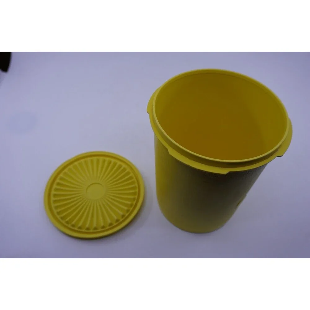 Vintage Small #811-13 Yellow Tupperware Canister 8 in. Daffodil